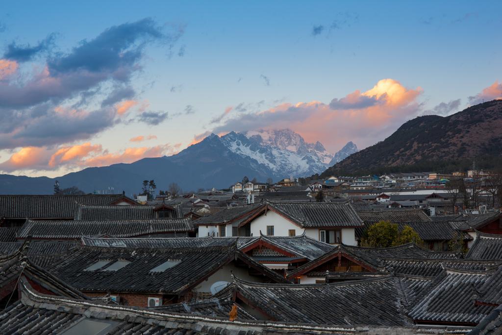 Lijiang Yuntian Palace Hotel Exterior photo