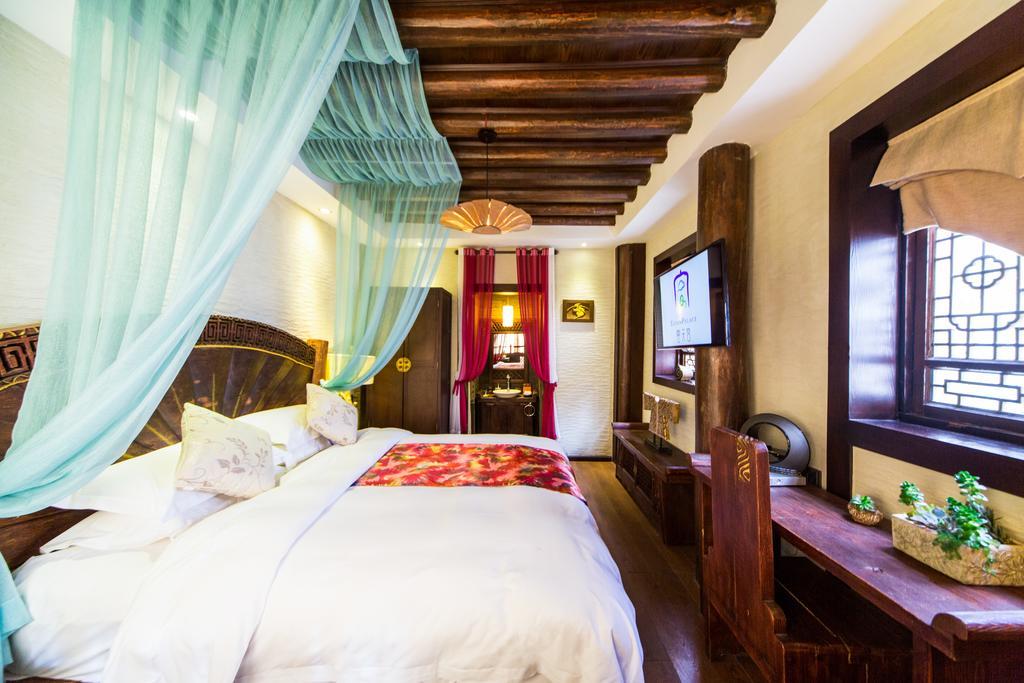 Lijiang Yuntian Palace Hotel Room photo