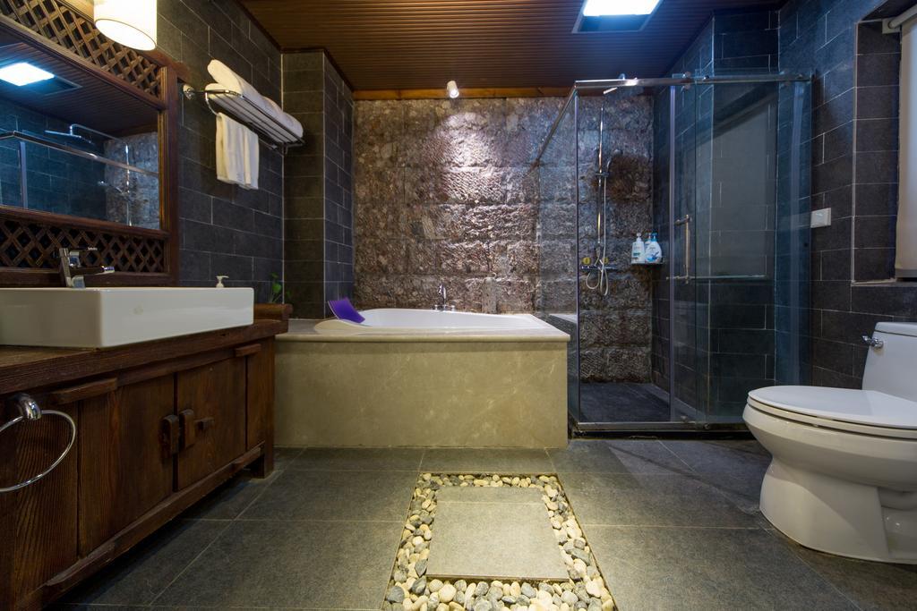 Lijiang Yuntian Palace Hotel Exterior photo