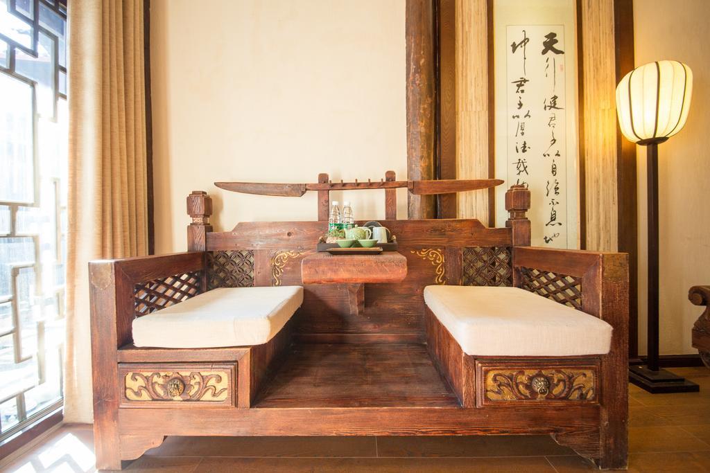 Lijiang Yuntian Palace Hotel Exterior photo